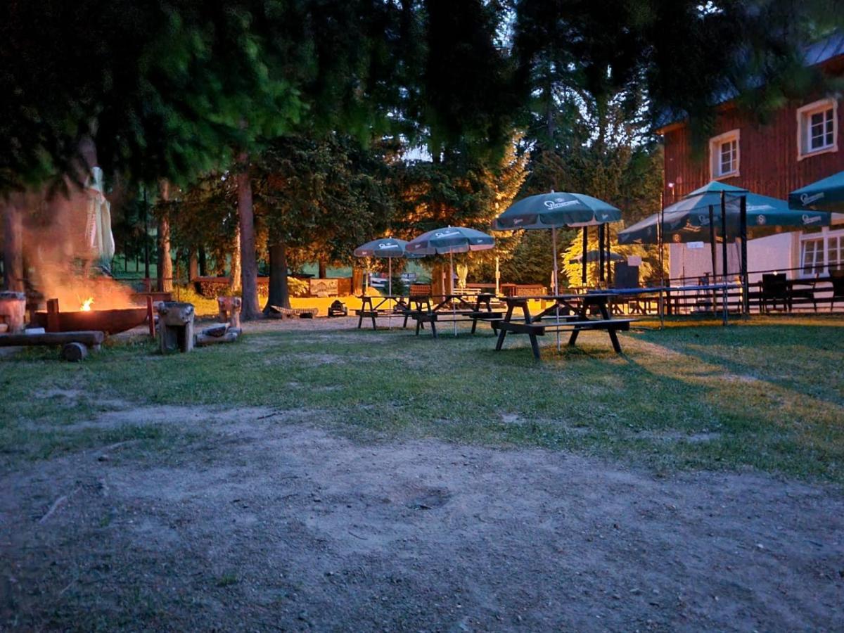 Hotel Lesni Chata Корженов Екстер'єр фото
