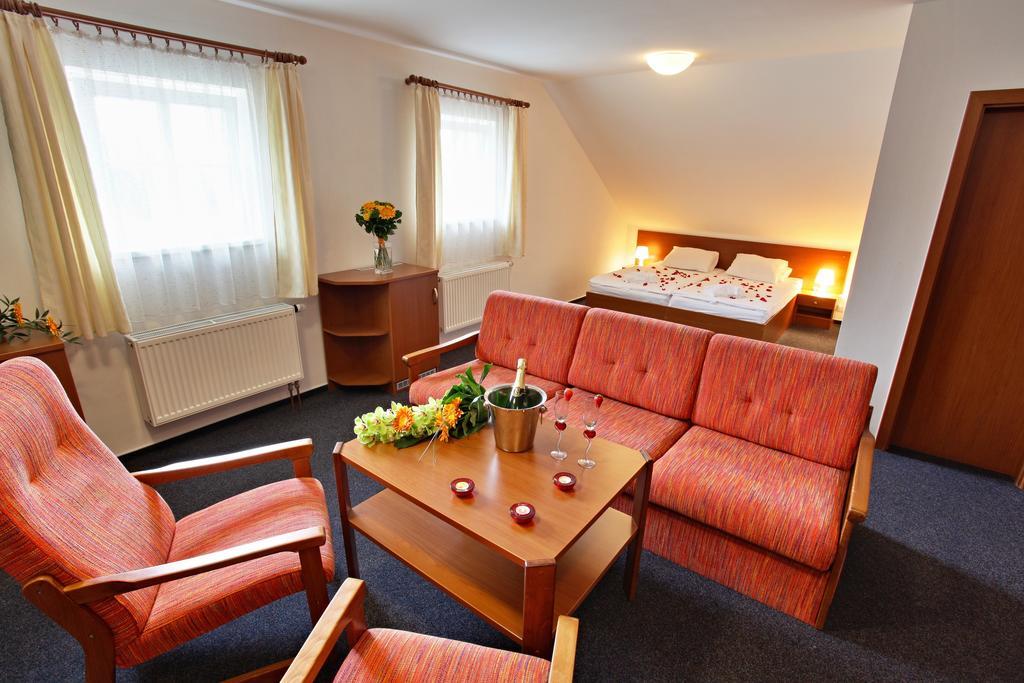 Hotel Lesni Chata Корженов Екстер'єр фото